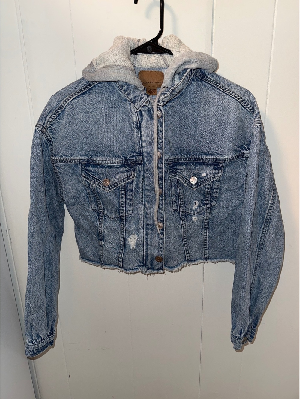 American Eagle Women's Cropped Vintage Distressed Denim Jacket